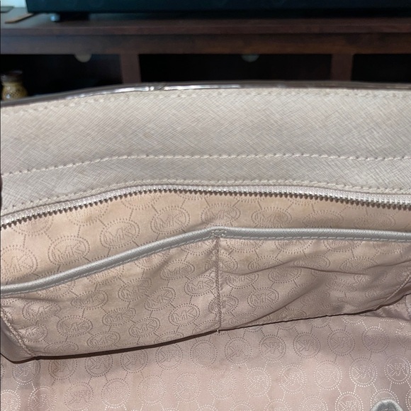 Michael Kors Grey Selma Satchel - Picture 12 of 15